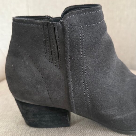 Blondo Valli Waterproof Bootie - Picture 6 of 7